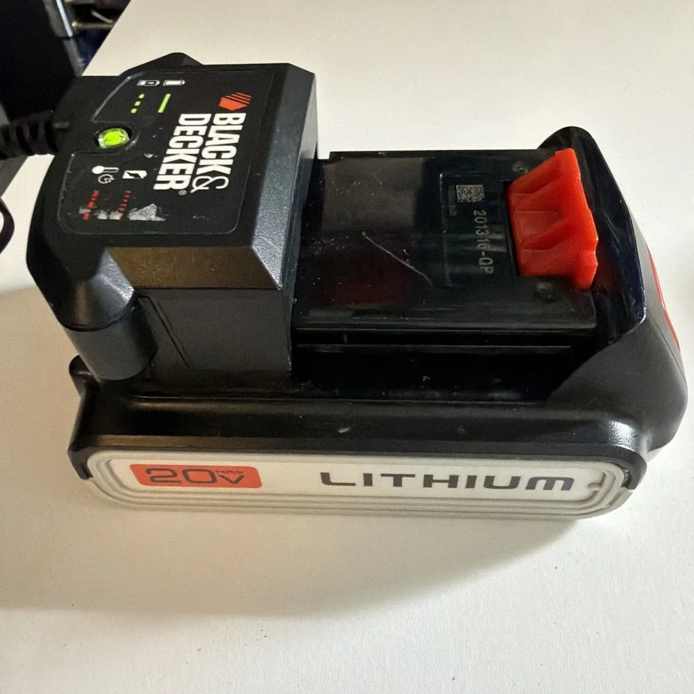 Black & Decker 20V MAX Lithium Charger LCS1620 + Battery LBX20 Tested Working!